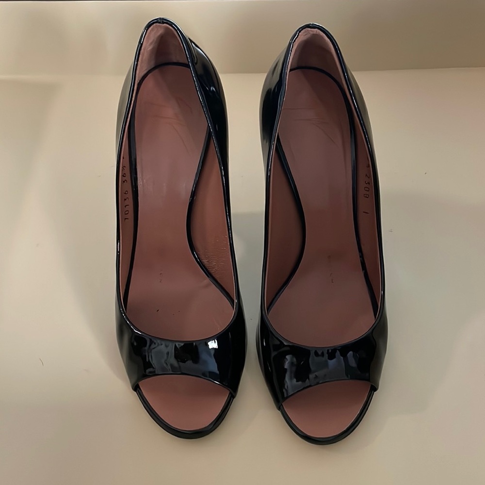 Giuseppe Zanotti Patent leather black with gold heel detail